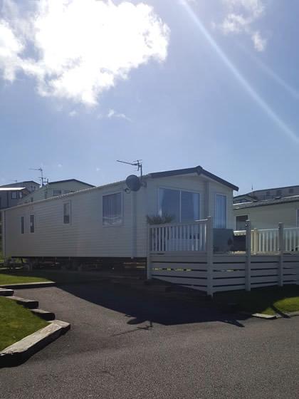 Caravan Park on Blue Sky Day - photo 3